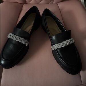 Gianni Bini Black Loafers with Silver Chain